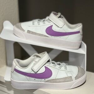 Nike Blazer Low 77 Sneakers White Purple Hook And Loop DA4075-119 Kids Size 12C